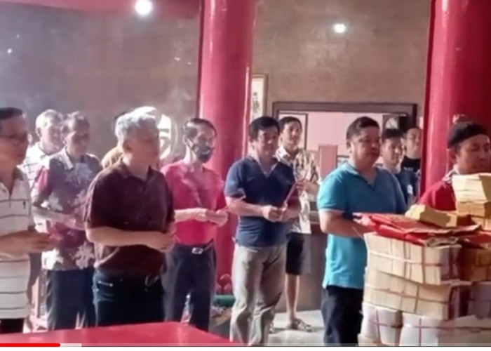 Sambut HUT Dewa  Kwan Te Kong Kelenteng Marga Yap  Palembang Gelar Ritual