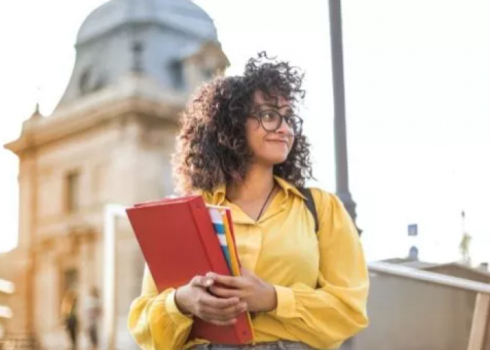 Mau Beasiswa Keluar Negeri Tanfa Syarat IELTS atau TOEFL, Cek di Sini Infonya