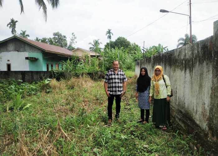 Abdul Nasir Wujudkan Taman dan Kebun di Kantor Kelurahan Ulak Lebar