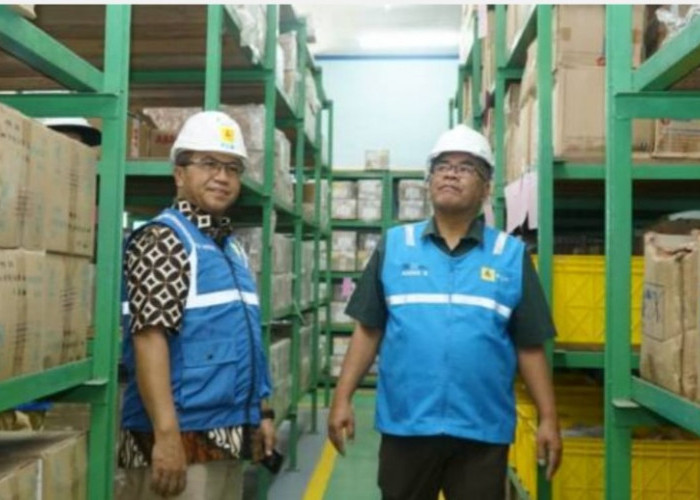 Komisaris Utama PLN Kunjungi Warehouse UP3 Palembang 