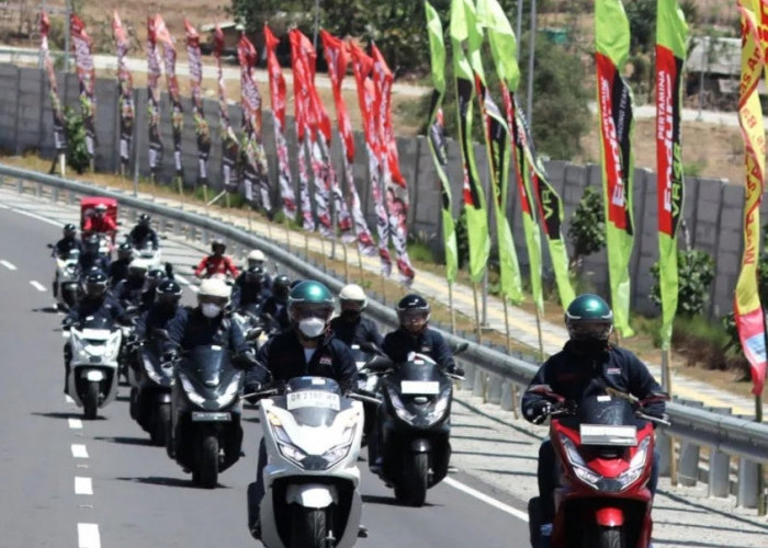 AHM Turing Honda PCX 160 Bersama Puluhan Bikers Menuju Sirkuit Mandalika, Jarak Tempuh 114 Km