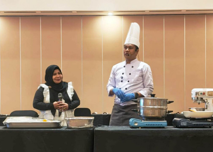 Cooking Demo ARYADUTA bersama Nicky Tirta Sukses, Bunda Rayya: Harus Sering Angkat Kuliner Khas Palembang