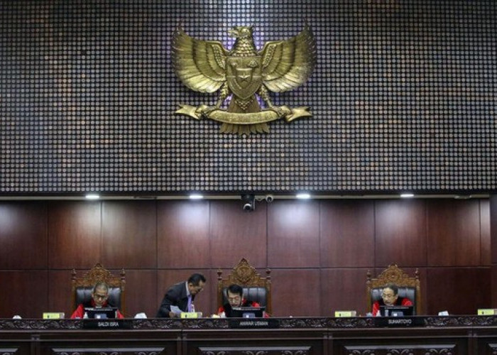 8 Hakim MK Gelar Sidang Vonis Gugatan Batas Maksimal Usia Capres 70 Tahun