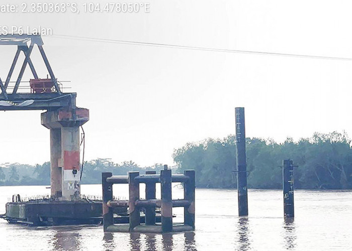 Angkutan Batubara Kembali Tabrak Jembatan Lalan, 2 Tiang Pancang Ambruk