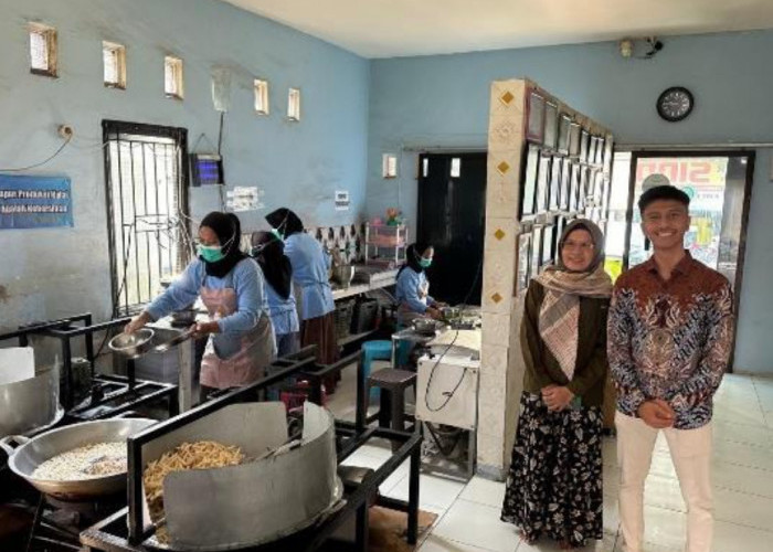 Cerita Riskyana, UMKM Cemilan Telur Cumi Keritcu Super Sindi Snack Naik Kelas Berkat KUR Bank Sumsel Babel