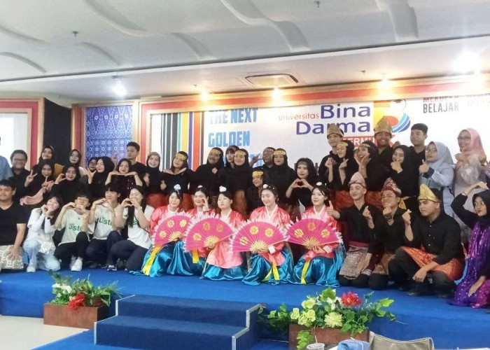 Perkenalkan Budaya Korea, Hansarang Club Palembang Kunjungi UBD