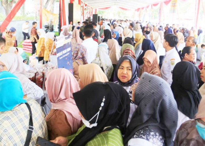 Bludak, Operasi Pasar Murah Pemprov Sumsel Diserbu Masyarakat 