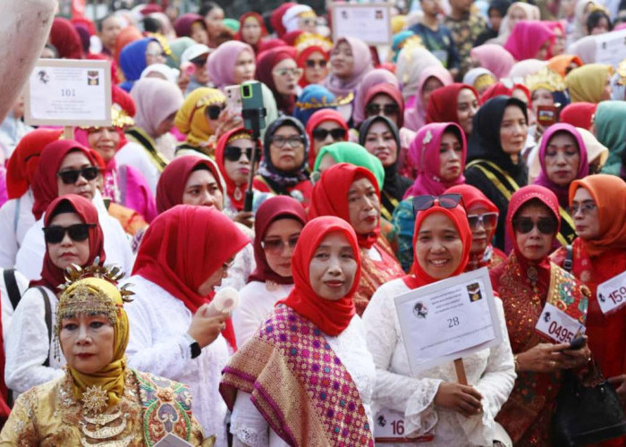 Hari Kebaya Nasional 2026: Sumsel Pecahkan Rekor MURI Parade Perempuan Berbusana Songket Terbanyak