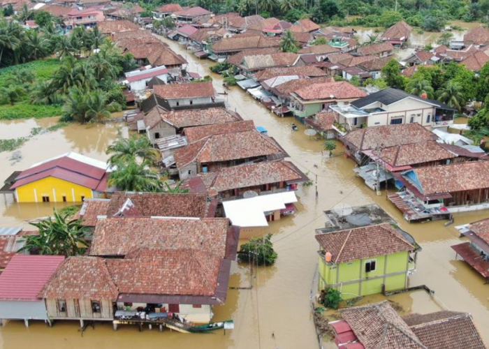 64 Ribu Warga Terdampak Banjir di Muratara,  Air Setinggi Kepala,  5 Jembatan Putus dan 4 Rumah Hanyut
