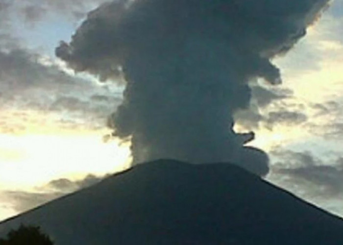 Erupsi Gunung Dempo Pagaralam, Kini Bertatus Waspada,  Masyarakat Diminta Jauhi Radius 1 Kilometer