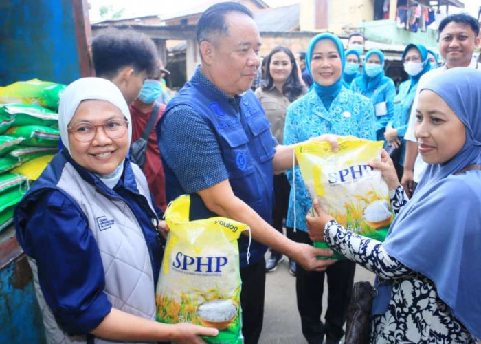 Operasi Pasar Murah Terakhir di Sukawinatan Diserbu Warga, Wagub Sumsel: Tekan Inflasi dan Jaga Daya Beli