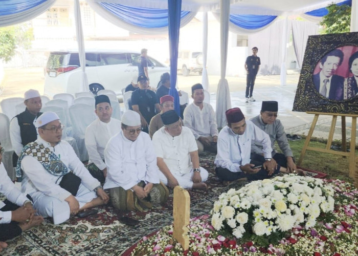 UAS Hadiri 40 Hari Wafatnya Almarhum Haji Halim, Lantunkan Yasin dan Doa Sebagai Penghormatan Terakhir