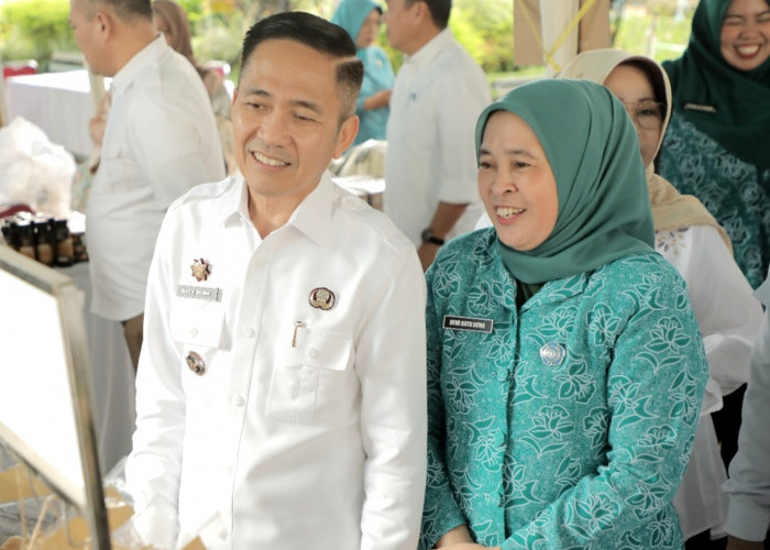 Pj Wali Kota Palembang Ratu Dewa Tinjau Bazar Ramadan 1445 H, Dukung Peran UKM Tingkatkan Perekonomian 
