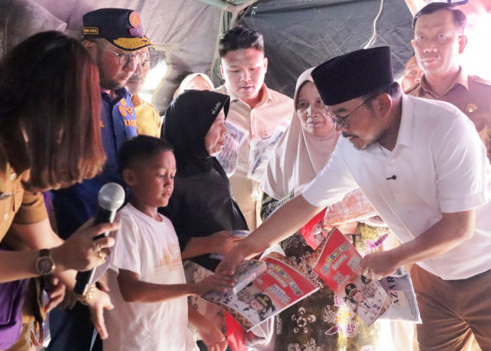 Wawako Palembang Prima Salam Tinjau Lokasi Kebakaran 1 Ilir, Serahkan Bantuan 