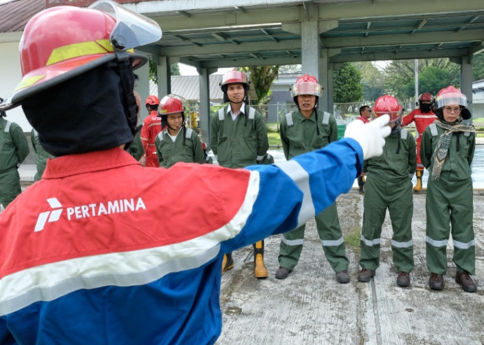 Pertamina HSE TC Sungai Gerong dan Pertamina Patra Niaga Bekali Jurnalis Sumsel Basic Safety dan Evakuasi