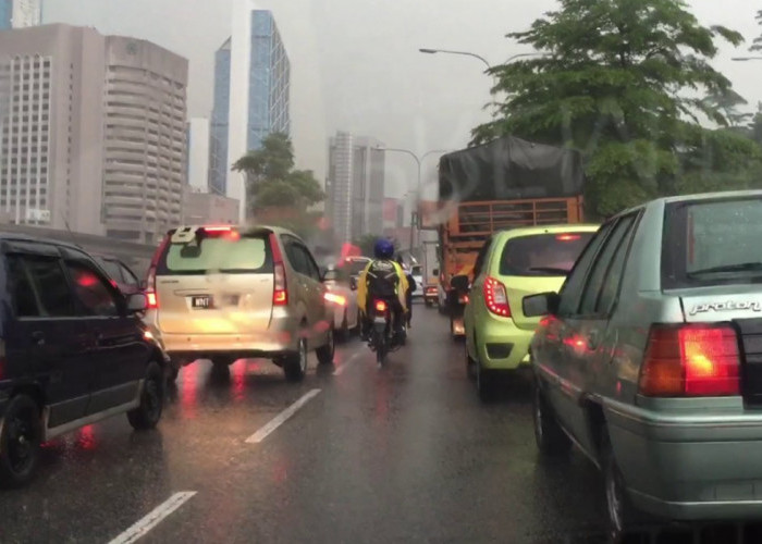 Malaysia Beri Subsidi Pemilik Mobil Tua yang Ingin Ganti Mobil Baru, Solusi Kurangi Polusi 