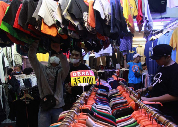 Hasilkan Cuan Lewat Usaha Baju Thrift Impor, Jual Barang Branded dengan Modal Sedikit