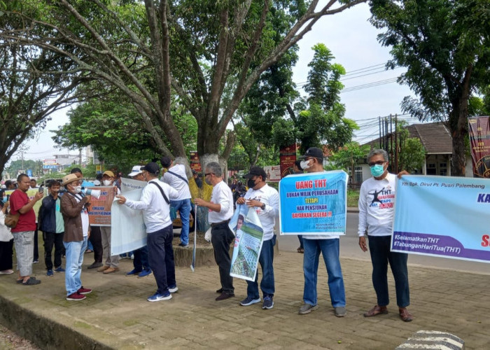 Demo Pensiunan Karyawan Pusri Minta THT Dicairkan 