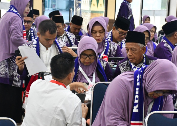 Kloter 8 Tiba di Asrama Haji Embarkasi Palembang Hari Ini, Cek Suhu Tubuh Sebelum Memasuki Aula