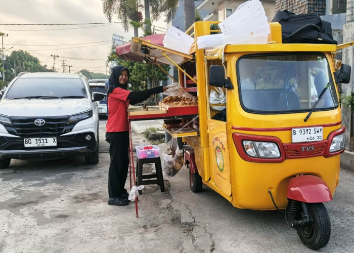 Unik, Jajanan Pasar Pakai Bajaj, Bikin Warga Palembang Penasaran