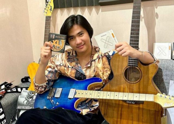 Ade Risky, Asli Sumsel jadi Gitaris Lokal Pertama di Indonesia yang Dipinang Cort