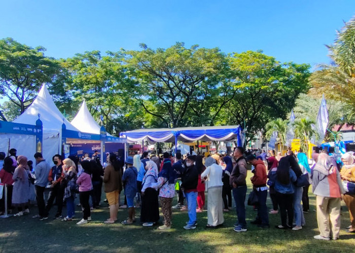 Sebanyak 7 unit Mobil Kas keliling perbankan disiapkan untuk melayani penukaran uang baru dalam rangka menyambut hari Raya Idul Fitri 1444 hijariah pada Senin 17 April 2023