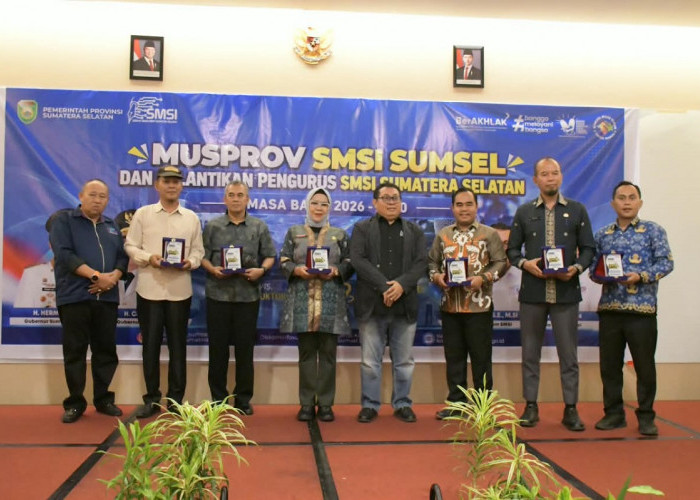 Bupati PALI Terima Penghargaan SMSI, Ketum: Apresiasi Upaya Penguatan Kemitraan Antara Pemda dengan Media