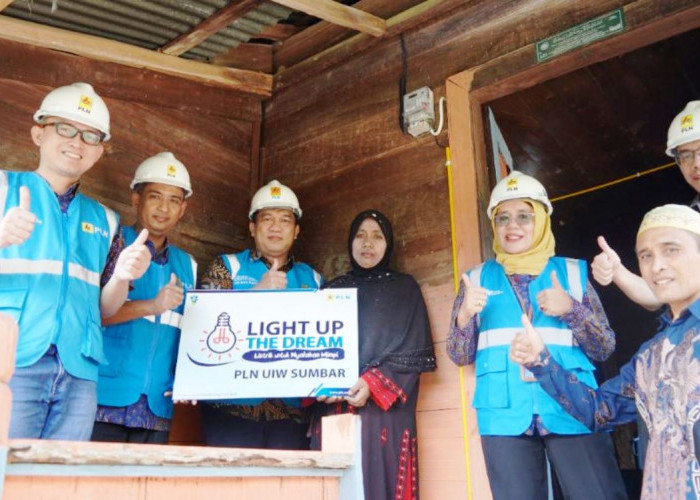 5 Tahun Program Light Up The Dream Donasi Pegawai PLN Nyalakan 29.109 Listrik Gratis  Keluarga Prasejahtera