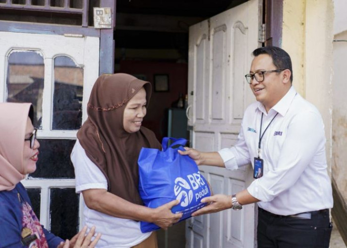 BRI Maksimalkan Pelayanan Libur Lebaran, Berbagi Kebahagiaan di Palembang 