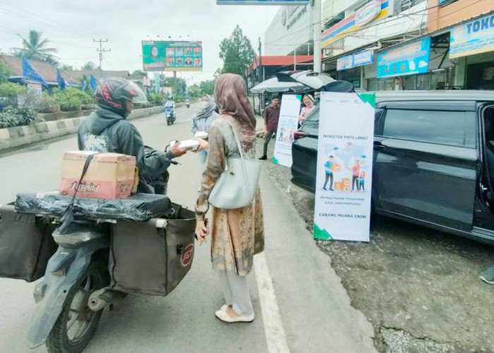 Pegadaian Kanwil III Sumbagsel Bagi Makanan Siap Saji Tiap Jumat di 32 Cabang