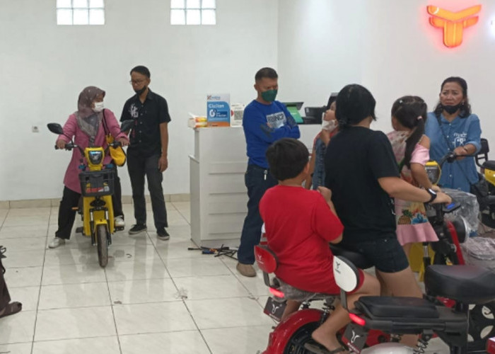 Minta Kepastian Insentif, Pemerintah Jangan Gantung Nasib Produsen Motor Listrik 