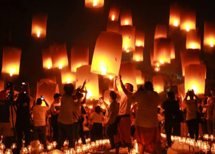 Khidmat Perayaan Waisak di Borobudur Ditutup dengan Festival Lampion
