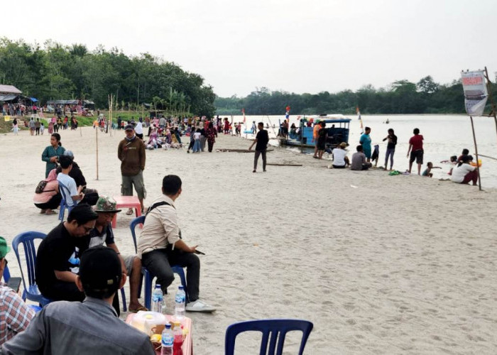 Viral Pantai Dermaga Rasuan, Saat Weekend Sehari 2.000 Pengunjung, Bikin Happy Pedagang
