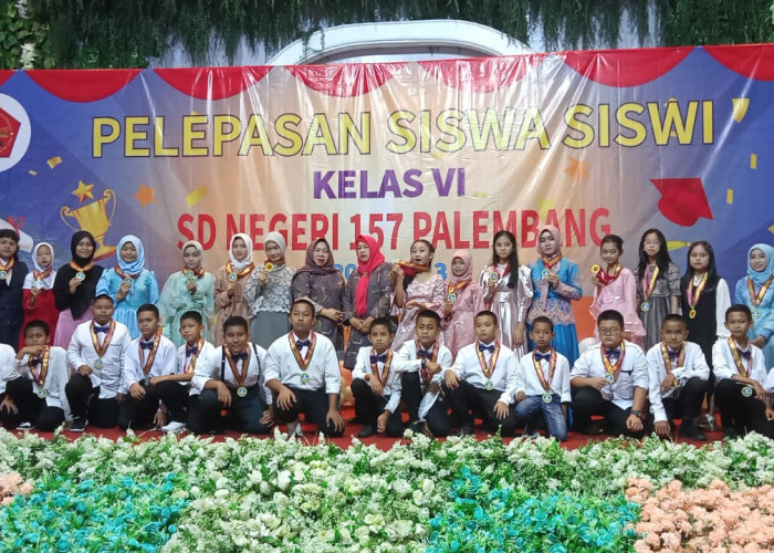 Kelompok Paduan Suara Tampil Memukau, Penuh Haru di Pelepasan Siswa Siswi SDN 157 Palembang 