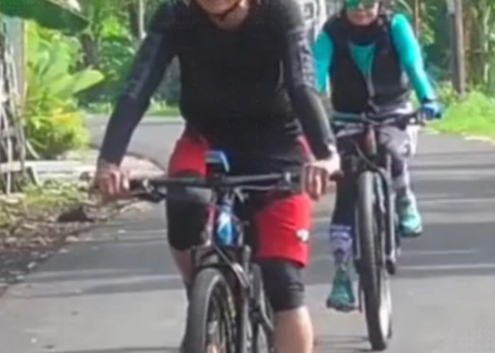Ganjar Pranowo Ngaku Tak Diundang KPU, Pilih Main Sepeda sama Istrinya Atiqoh di Sleman Yogyakarta 