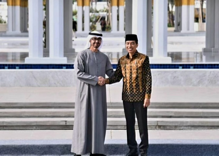 Presiden UEA Mohammed Bin Zayed bersama Jokowi Resmikan Masjid Raya Solo