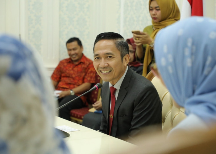 Jelang Lebaran Dana BOSP Cair, Guru Honorer di Palembang Tersenyum Lega.