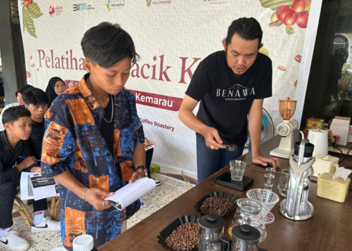 Pusri Gelar Pelatihan Meracik Kopi Bagi Masyarakat Pulau Kemarau