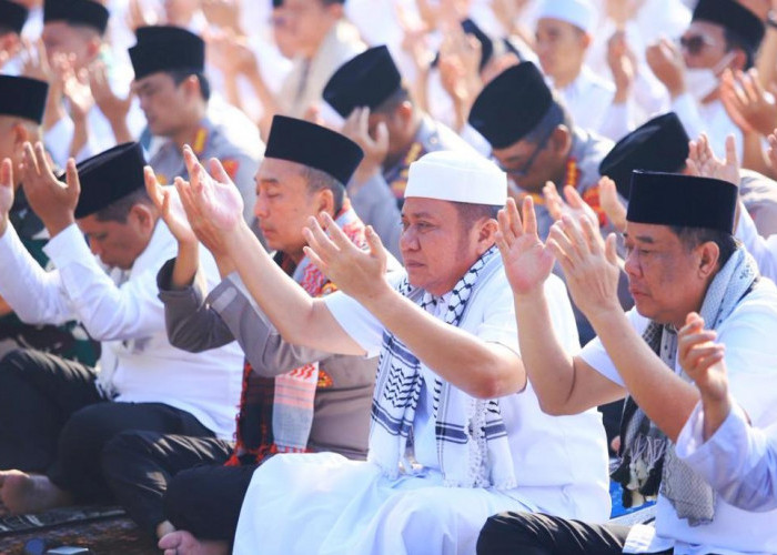 Gubernur Herman Deru Ajak Masyarakat Perbanyak Doa, Sumsel Gelar Salat Istisqa Hadapi Karhutla