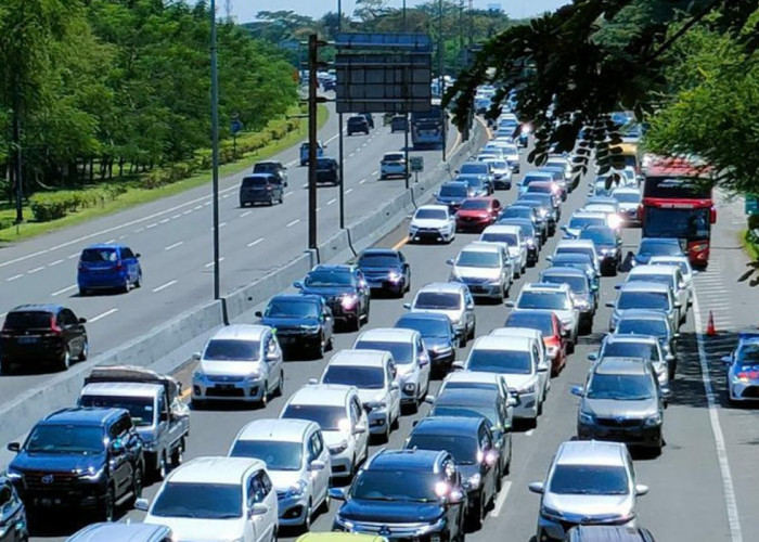 Awas Macet, Kemenhub Prediksi Bakal Ada Lebih dari 30 Juta Orang Mudik dengan Mobil Pribadi pada Lebaran 2025 