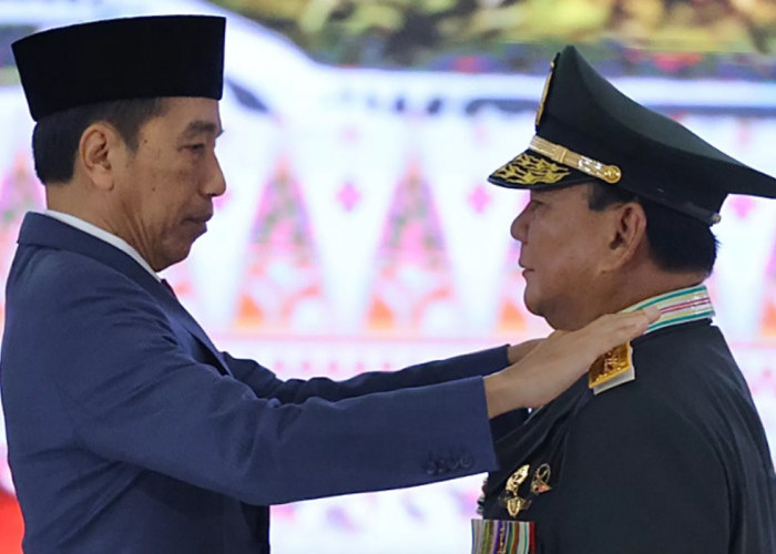 Presiden Jokowi Sematkan Jendral Bintang 4 ke Menhan Prabowo, Bentuk Penghargaan dan Bakti Pada Negara