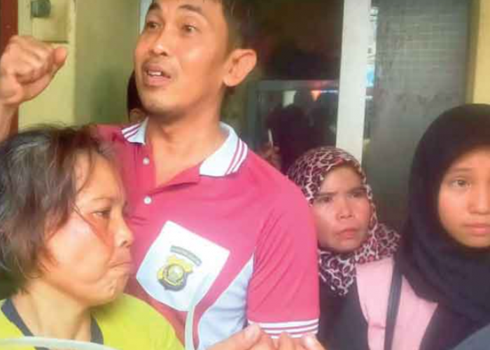 Wanita ini Pura-pura Gila Saat Kepergok Curi HP di Pasar 16 Ilir Palembang