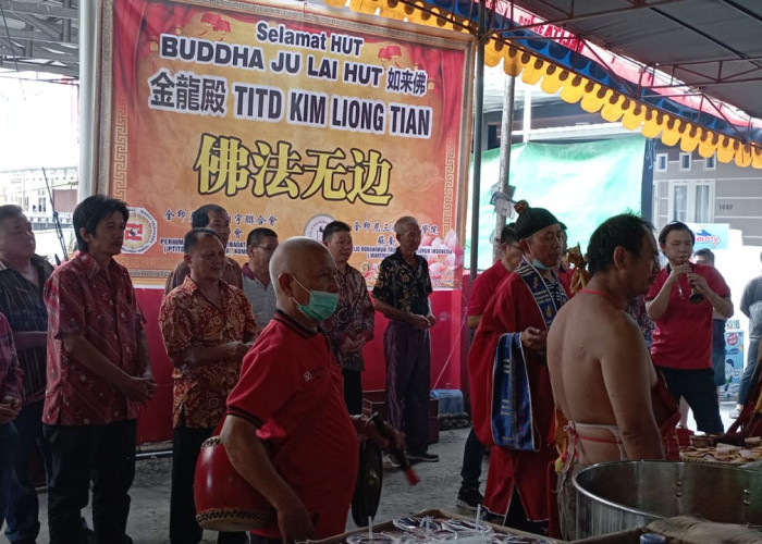 Kelenteng Kim Liong Tian  Rayakan HUT Dewa Sei Thien Je Lai