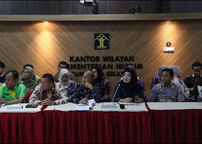 Kanwil Kemenkum Sumsel Harmonisasi Tiga Raperkada Muara Enim: Air Minum, Disabilitas, dan Investasi