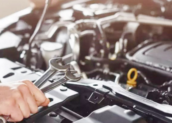 Ruang Mesin Mobil Bau, Cek Penyebab dan Cara Mengatasinya 