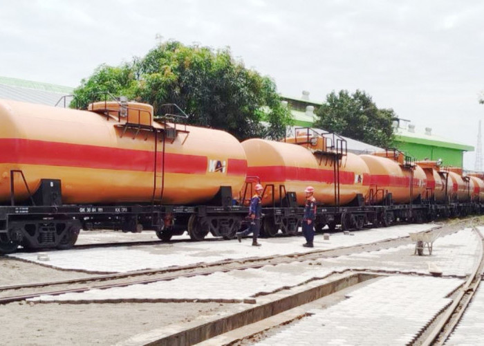 KAI Divre III Palembang Tambah Armada 6 Gerbong Ketel untuk Dukung Distribusi BBM