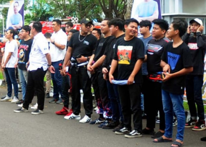 Peserta Drag Race Drag Bike Gubernur Champion 2023 yang ikut kompetisi dari Sabtu 11 Februari 2023 hingga Minggu 12 Februari 2023. (Foto: Salamun Sajati/radarpalembang.disway)