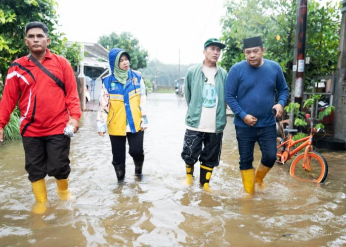 Ratu Dewa Turun Langsung ke Lokasi Banjir, Semua Pejabat Dinas Terkait Diminta Jangan Tidur Dulu!