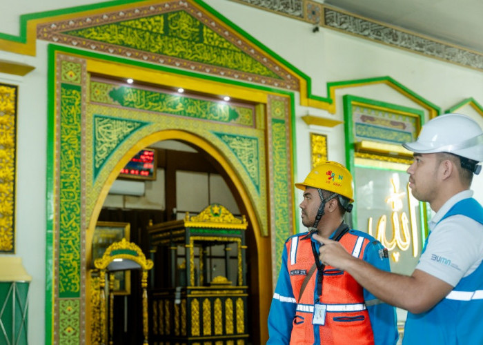 PLN Pastikan Listrik Andal di Masjid-Masjid Utama Palembang Jelang Salat Idul Fitri 1447 H