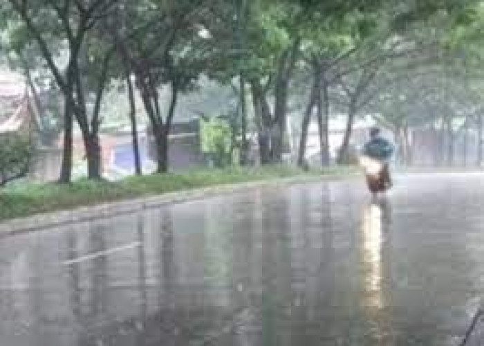Waspadai Cuaca Ekstrem Hujan Disertai Petir dan Angin Kencang di Wilayah Palembang 